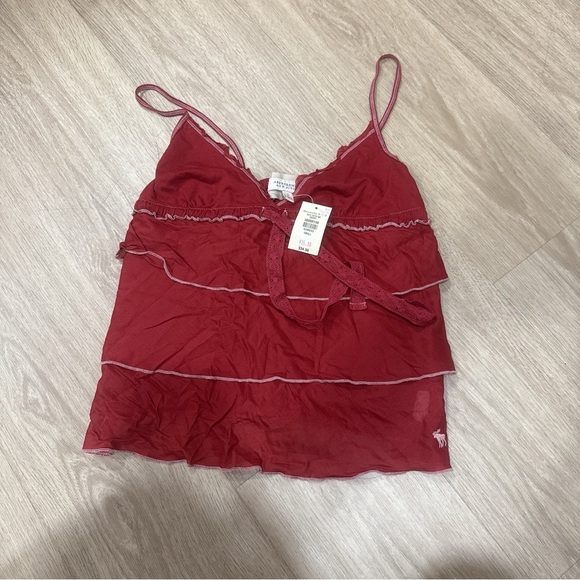 NWT Abercrombie & Fitch Red Ruffled Top - Picture 1 of 3